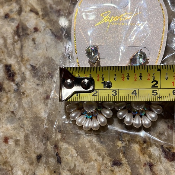 🥰 Classy Rhinestone & Faux Pearl Teardrop Posted Earrings - Picture 3 of 3